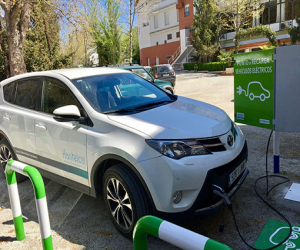 Montelcal instala el primer cargador de coches eléctricos en la Comarca de Alhama