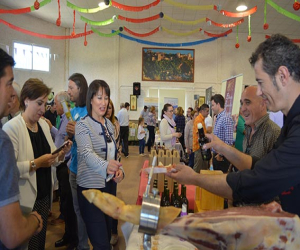 Agrón celebró con éxito su feria de Artesanía, gastronomía y turismo