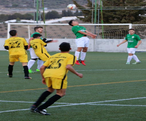 La UD Alhameña se atraganta con los turrones