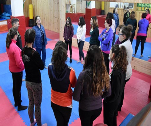 Comenzó el curso de defensa personal femenino