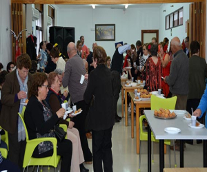 Un día de la Cruz con chocolate, magdalenas y música