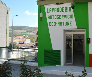 Abre en Alhama la primera lavandería de autoservicio