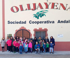 Alumnos de los colegios públicos de Jayena y Fornes visitan Olijayena