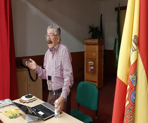 Játar apuesta por una inclusión efectiva de la comunidad boliviana