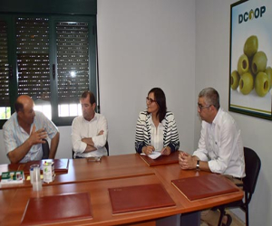 La delegada de Agricultura se compromete a hacer realidad la depuradora de aguas residuales de Alhama