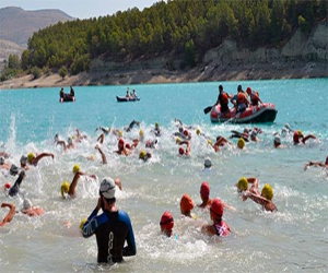 Más de 160 nadadores se han inscrito en la IX Travesía a nado de Los Bermejales
