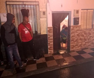 Una gran tormenta de lluvia y granizo descarga de madrugada en Jayena, causando graves daños