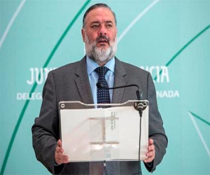 El delegado del Gobierno afirma que no se cerrará ninguna oficina liquidadora y resalta la mejora de los trámites administrativos