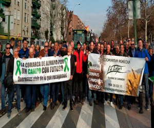La comarca de Alhama se hace notar en la manifestación de apoyo al campo