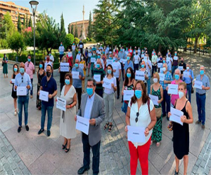 Un centenar de ayuntamientos de Granada se plantan ante el inicio escolar diseñado por la Junta