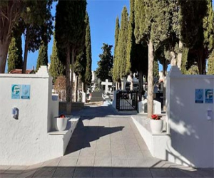 Los jayeneros aprovechan puente de Todos los Santos para rendir culto a sus seres queridos