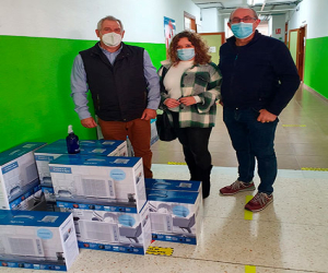 El Ayuntamiento de Zafarraya instala aparatos de desinfección del aire y generadores de ozono en las aulas de los colegios de Zafarraya y El Almendral