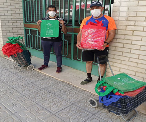 El Ayuntamiento de Alhama reparte bolsas de la compra para reducir el uso de las desechables