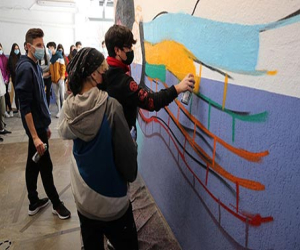 Alumnos del IES Alhama participan en un taller de grafiti
