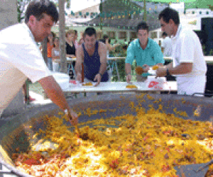 Paella para todos en las fiestas de Cacín 2004