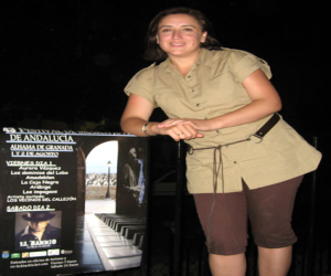 La Delegada Provincial de Turismo y Comercio muestra su apoyo al Festival de Alhama