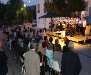 Conmemoración del Día Internacional de los Mayores en el centro de día de Santa Cruz del Comercio