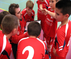 El equipo benjamín del CP Alhama 2000 logra su primera victoria