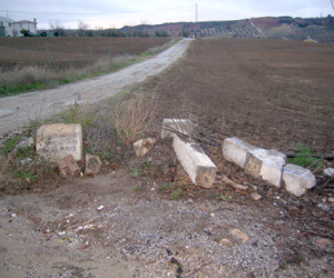 Aparece destrozada la cruz de la carrera de Játar  colocada en 1690