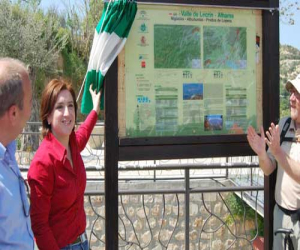 Sandra García, Delegada Provincial de Turismo, Comercio y Deporte presenta la remodelación del sendero GR-7