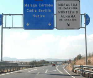 El Alcalde muestra en el pleno 'dolor e indignación' por los atentados