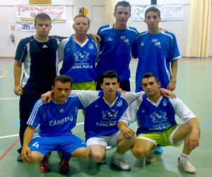 Los Ríos ganan a Latinos y evitan ser el farolillo rojo de la liga de verano