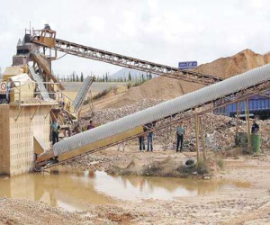 Un trabajador pierde una pierna en un accidente en una cantera de Alhama
