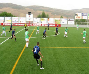El Purullena, con dos hombres menos, empata con la UD Alhameña en la Joya