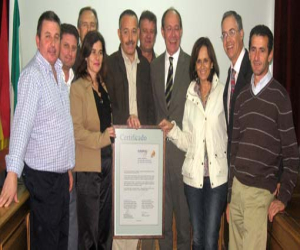 El Consejero de Medio Ambiente entrega en Alhama de Granada la Carta Europea de Turismo Sostenible a los parques naturales Sierras de Tejeda, Almijara y Alhama y Bahía de Cádiz