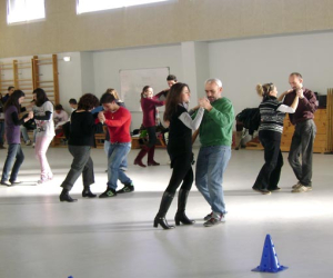 El baile latino llega a las aulas del IES