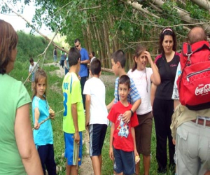 Las escuelas deportivas de fútbol sala celebran una acampada en Jayena
