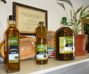 Olijayena  ya comercializa su aceite con la marca “Tierras Altas”