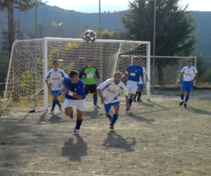 El Jayena CF hace disfrutar a su afición con un gran encuentro ante el Granada-Perica-Cájar
