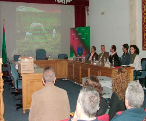 Más de 70 agricultores y ganaderos de Alhama y comarca se interesan por la producción ecológica