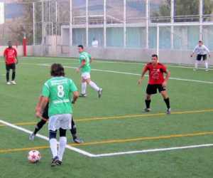 Los errores defensivos condenan de nuevo a la UD Alhameña