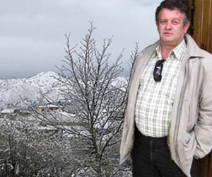 El alcalde de Játar suprime la iluminación navideña para mantener la entrega de regalos a los niños