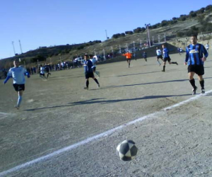 El Jayena CF finaliza la liga regular con una merecida victoria sobre el líder