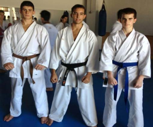 Tres miembros del club deportivo Alhama-Ippon entrenan con la selección granadina