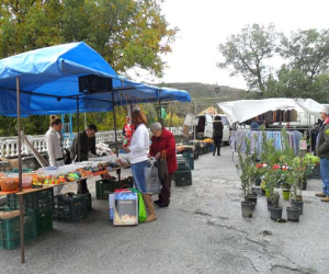 El ayuntamiento de Jayena traslada la zona de mercadillo a la Avenida del Arco