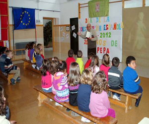 Contacto con el constitucionalismo de los alumnos del CEIP Cervantes de Alhama 