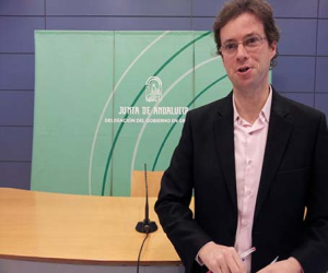 Seis familias de Cacín reciben los proyectos para rehabilitar sus viviendas, valorados en 55.800 euros