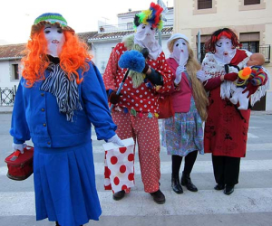Frío pero animado martes de Carnaval 2013 protagonizado por las máscara