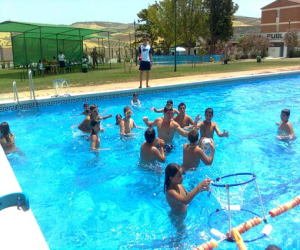 La piscina de Alhama contará con una pista de voley-playa