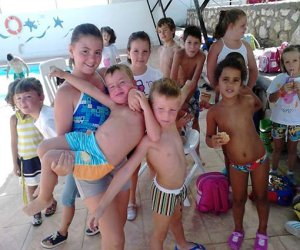 La escuela de verano El Callejón, de Alhama, visita Zafarraya