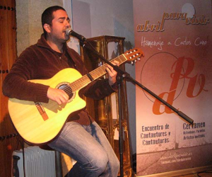 El público de Alhama disfruta con la autenticidad de César Maldonado