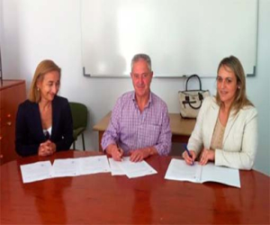 La Diputación de Granada y el Ayuntamiento de Alhama recepcionan el equipamiento de la nueva sala de telemedicina en Alhama de Granada