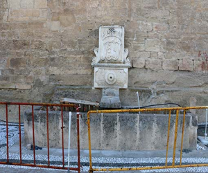 La torre de la Encarnación debe quedar libre de la fuente y de todo elemento ajeno a la misma