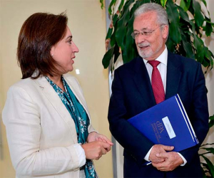 La delegada del Gobierno recibe al Defensor del Pueblo Andaluz