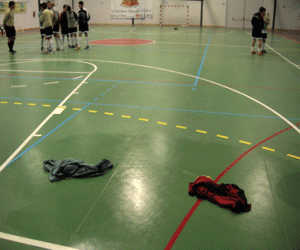 El pabellón deportivo no aguantó las primeras lluvias