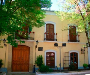 El Patronato de Estudios Alhameños recibe un escrito de denuncia urbanística en Alhama